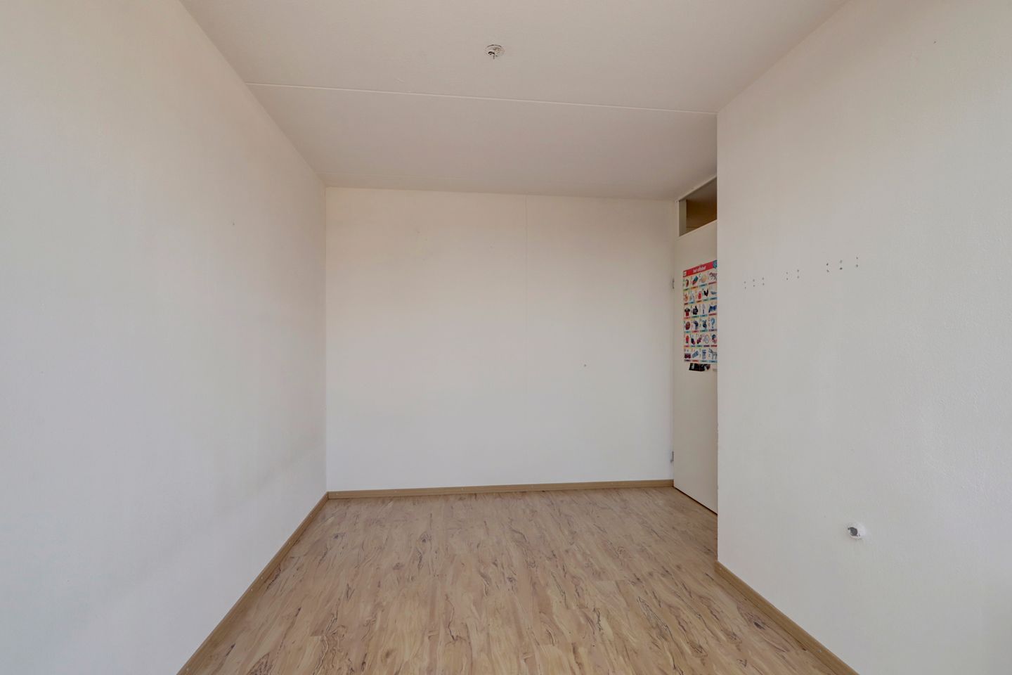 Corner Maisonette with Three Bedrooms and Abundant Natural Light — 25