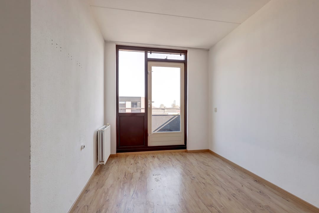 Corner Maisonette with Three Bedrooms and Abundant Natural Light — 26