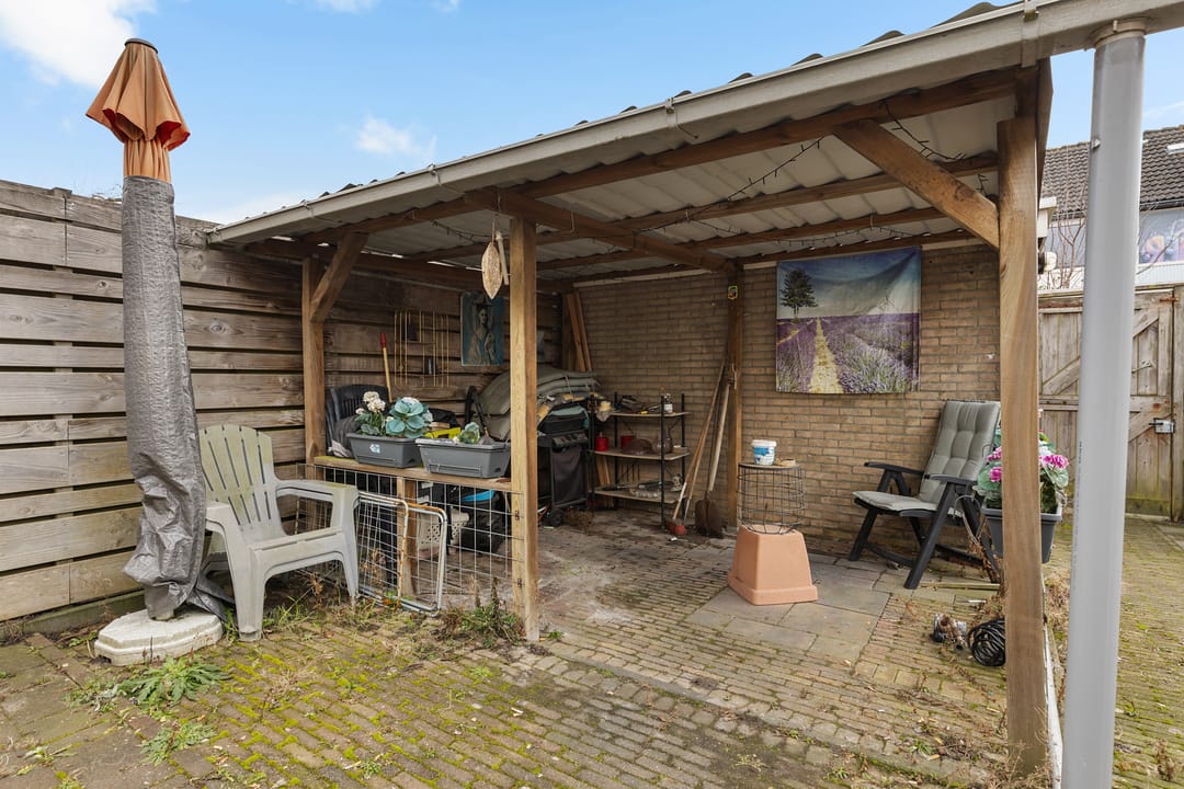 Spacious Four-Bedroom Family Home with Solar Panels in Child-Friendly Hoogezand — 32