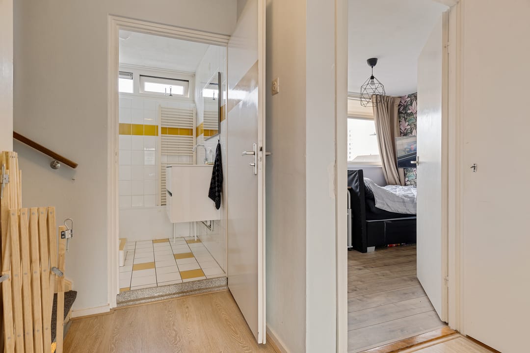 Spacious Four-Bedroom Family Home with Solar Panels in Child-Friendly Hoogezand — 16