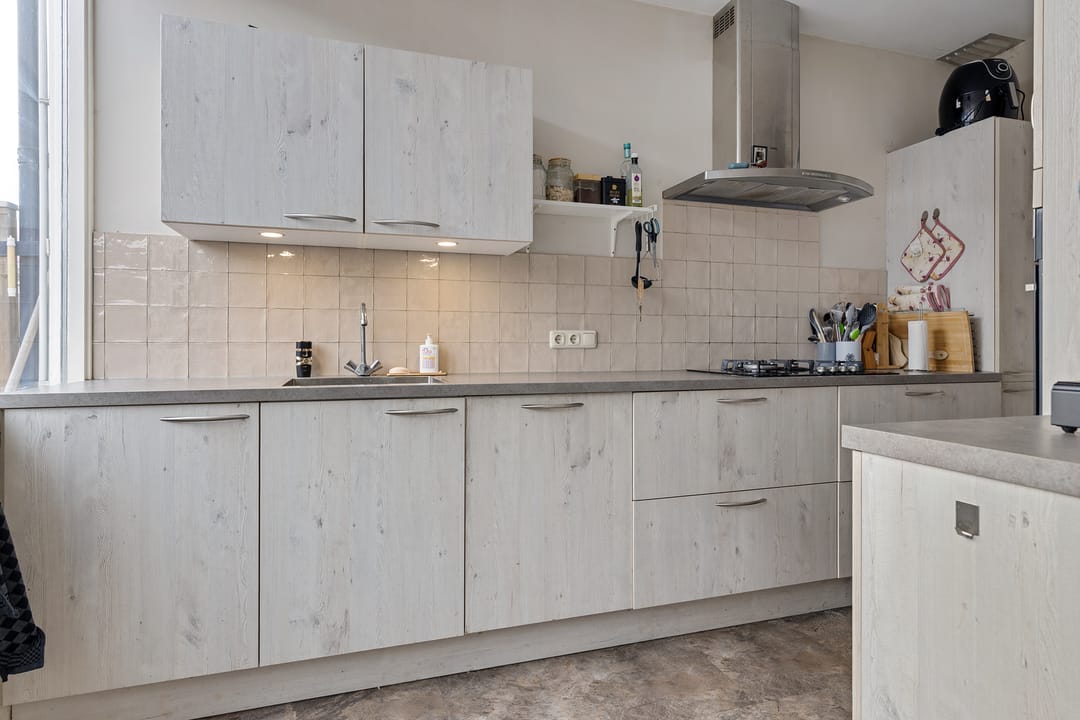 Spacious Four-Bedroom Family Home with Solar Panels in Child-Friendly Hoogezand — 11