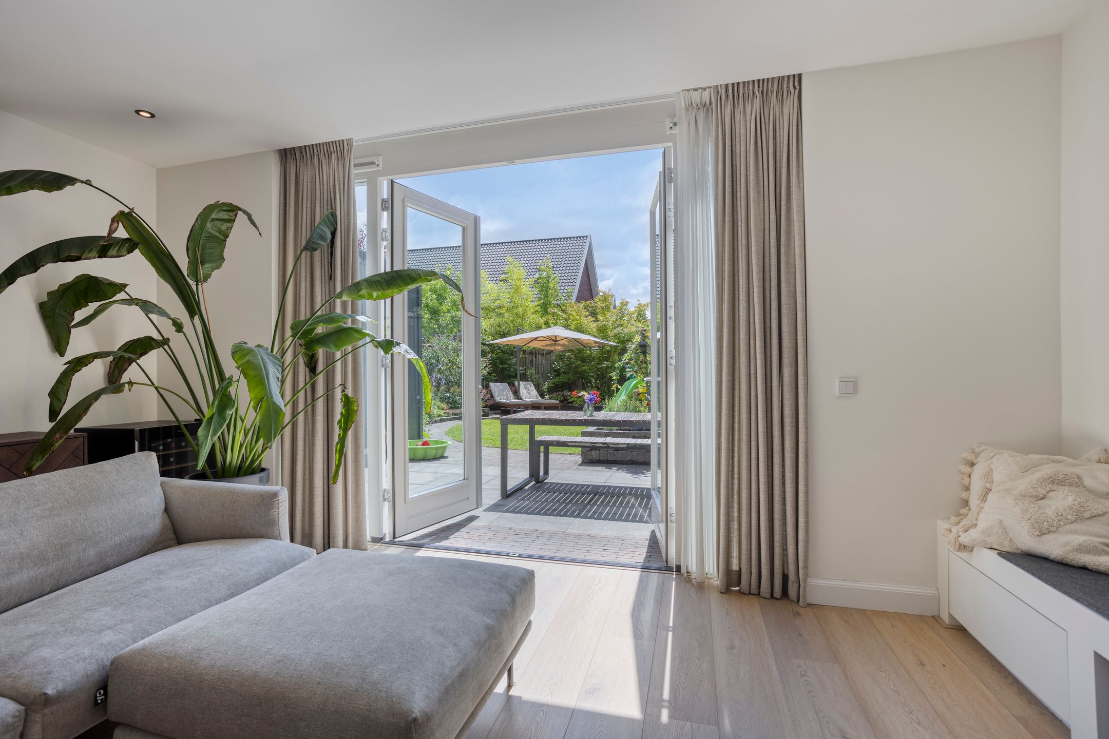 Energy-efficient corner home at the forest edge with five bedrooms and four floors — 12