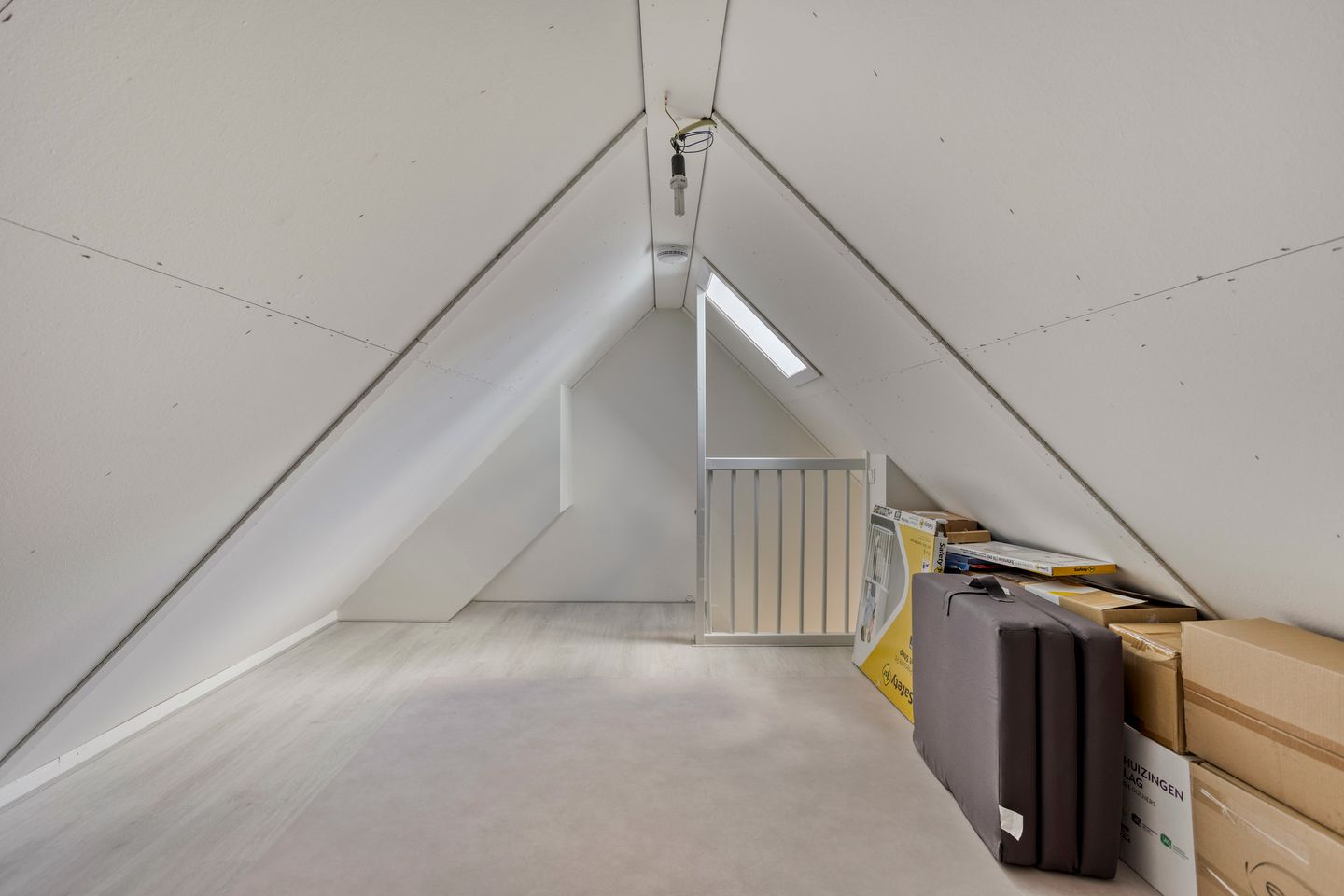 Energy-efficient corner home at the forest edge with five bedrooms and four floors — 35