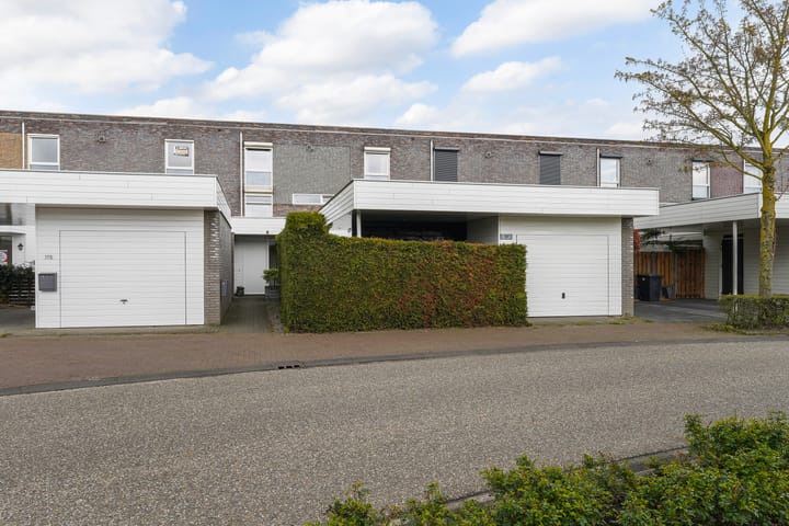 Photo 2 of Huygensstraat 117