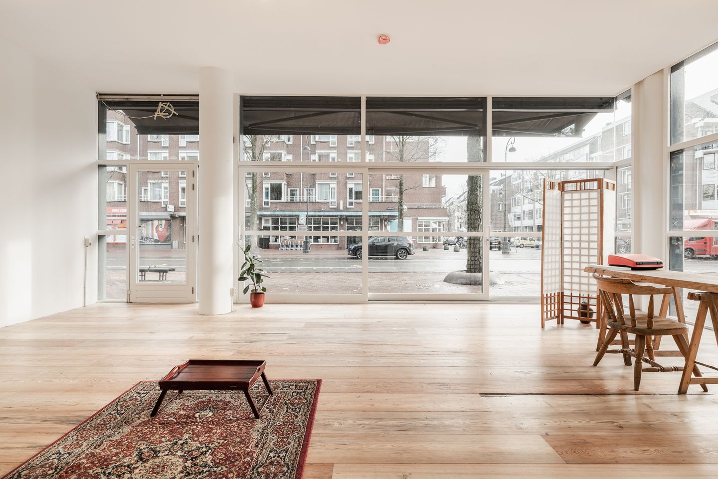 View photo 2 of Dapperstraat 32-B