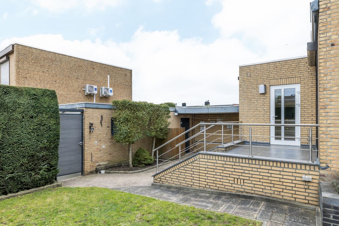 Foto 28 van Spoorstraat 14