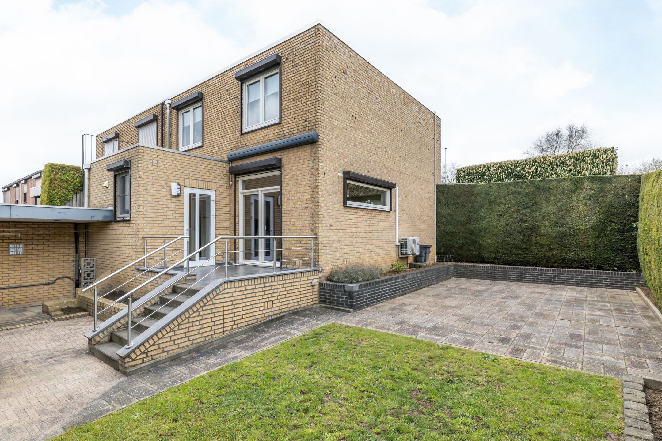 Foto 30 van Spoorstraat 14