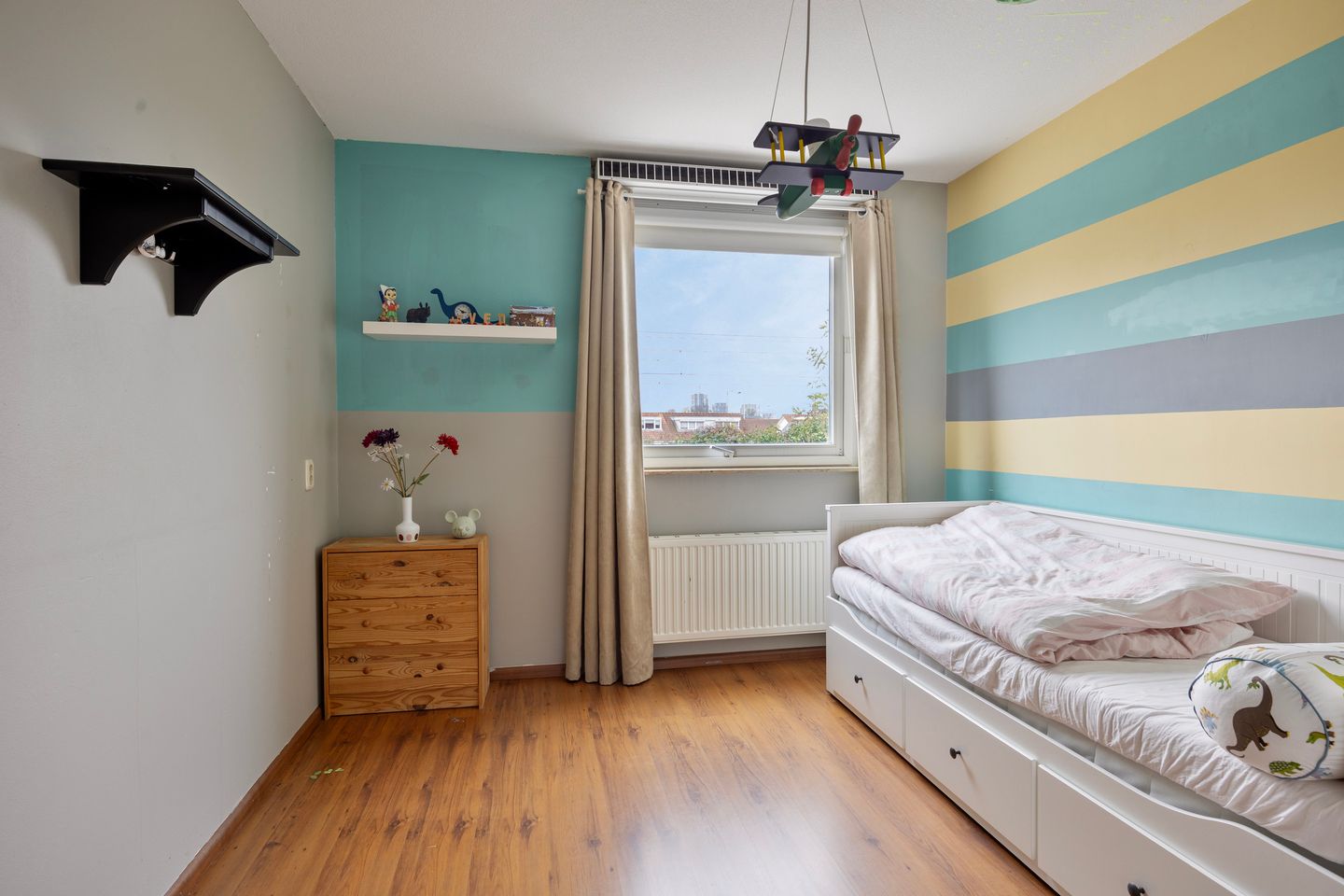 Spacious Family Home with Private South-Facing Garden and Energy Label A — 25