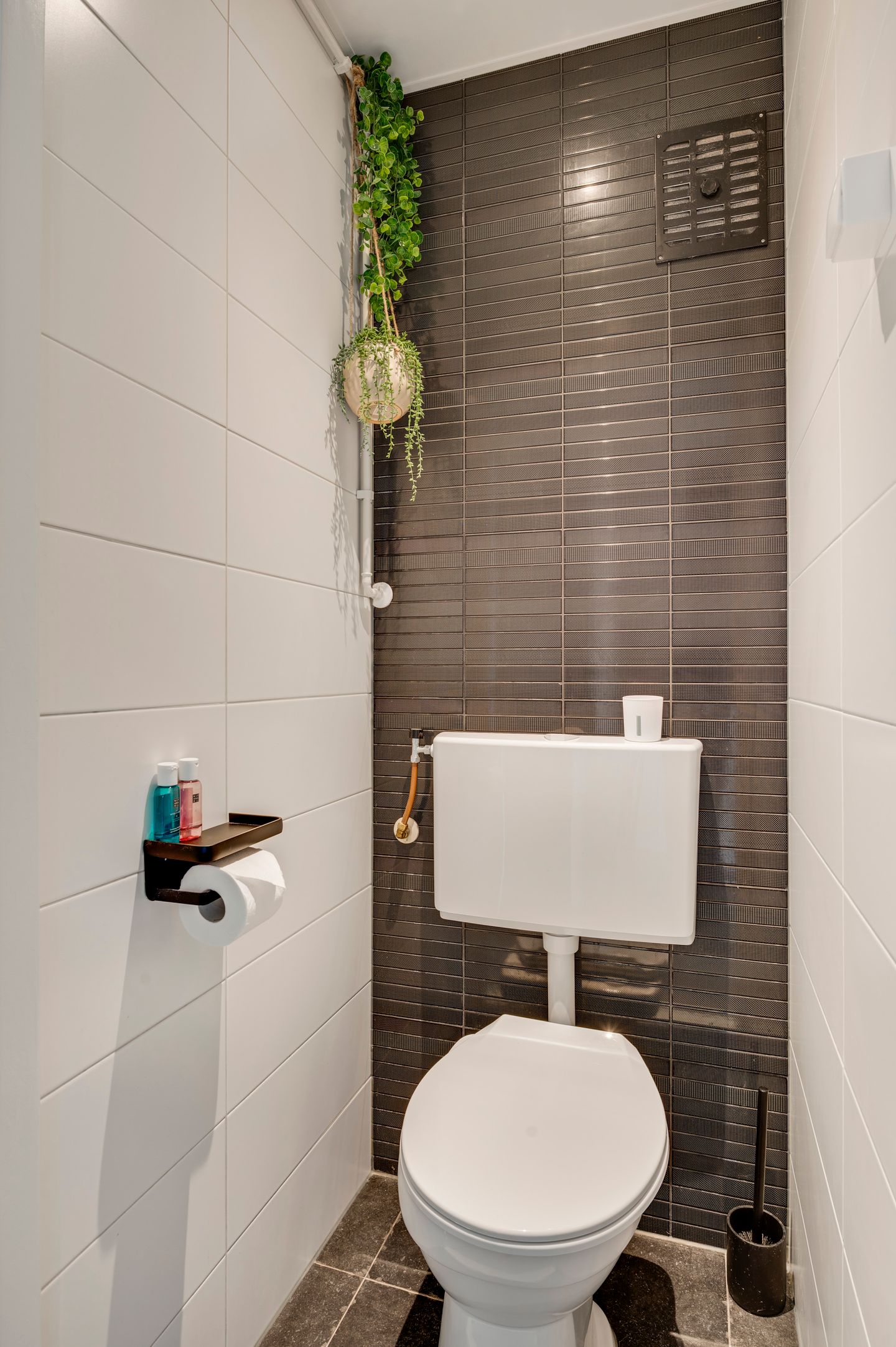 Photo 10 of Herenstraat 166