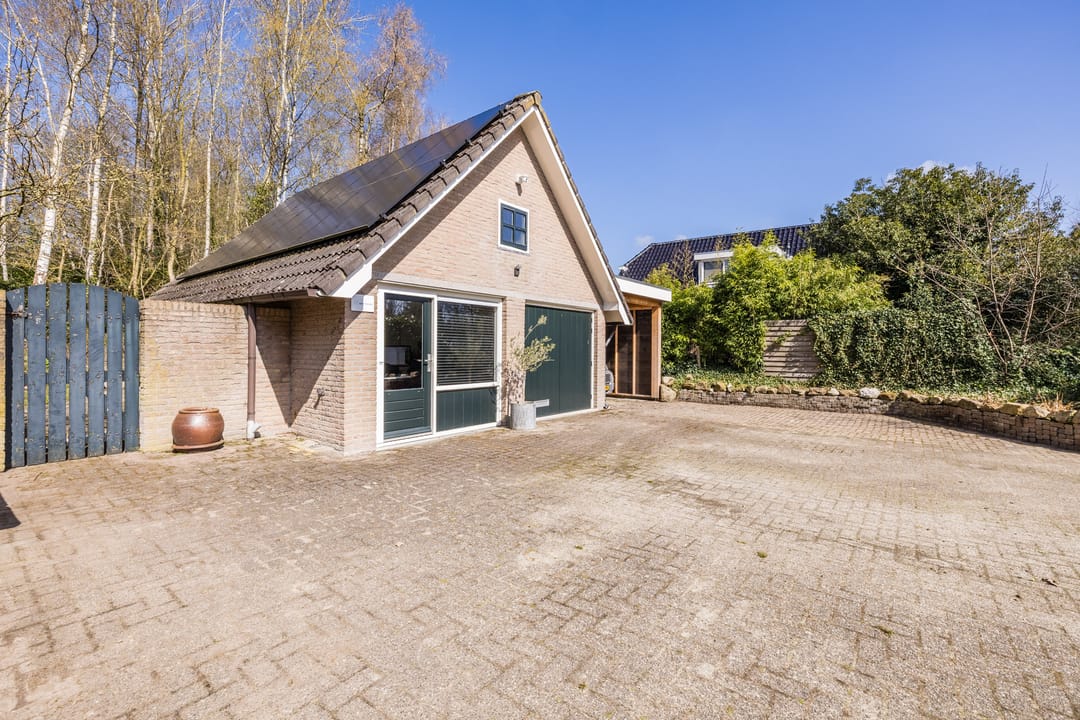 Thatched Farmhouse with Private Forest, Pool and Pond in Koekange — 41