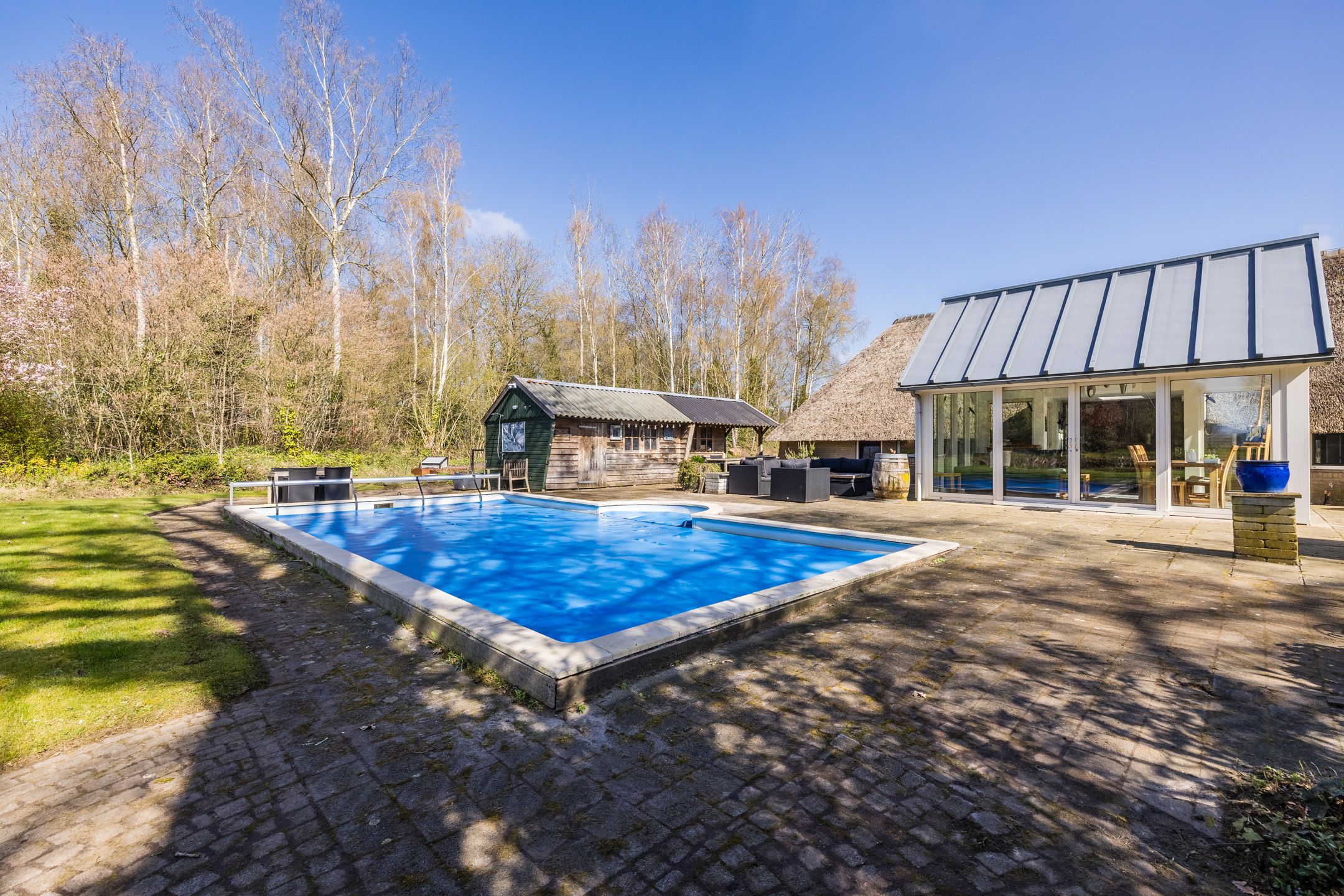 Thatched Farmhouse with Private Forest, Pool and Pond in Koekange — 57