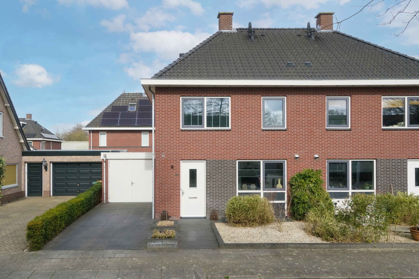 Foto 1 van Ambachtlaan 1-A