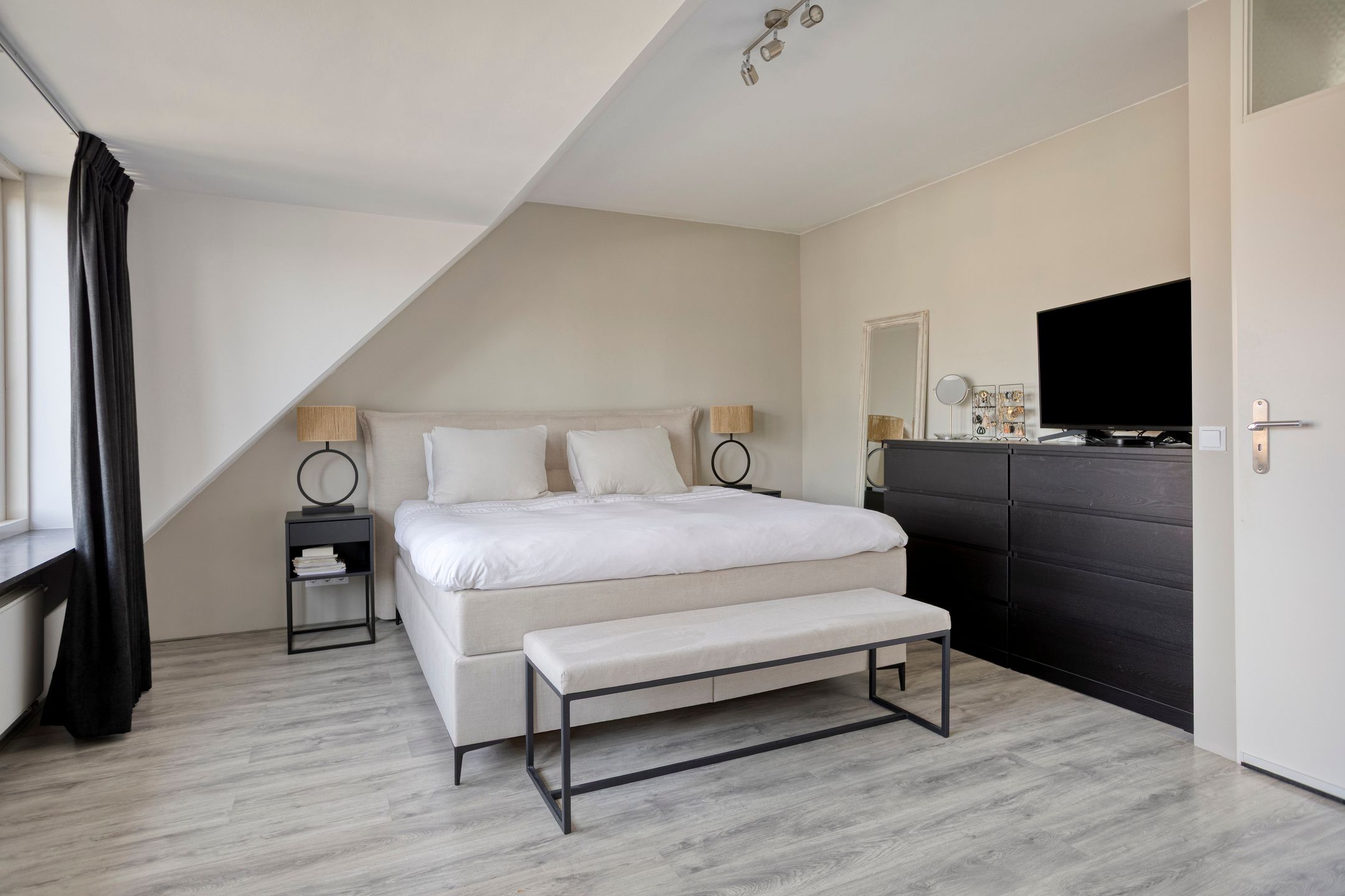 Move-in ready terraced house with sunny garden and private parking in Soest — 15