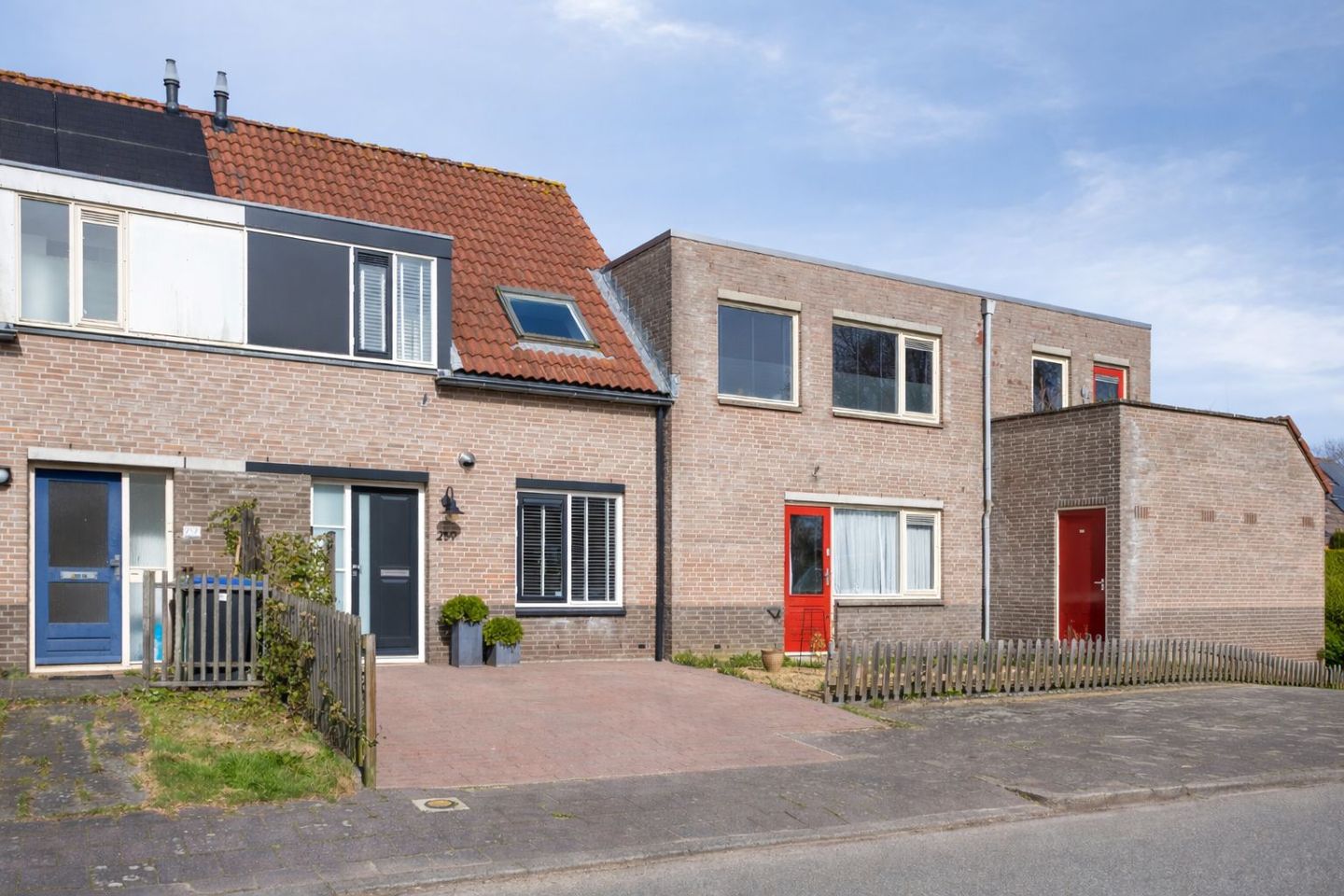 Move-in ready terraced house with sunny garden and private parking in Soest — 35