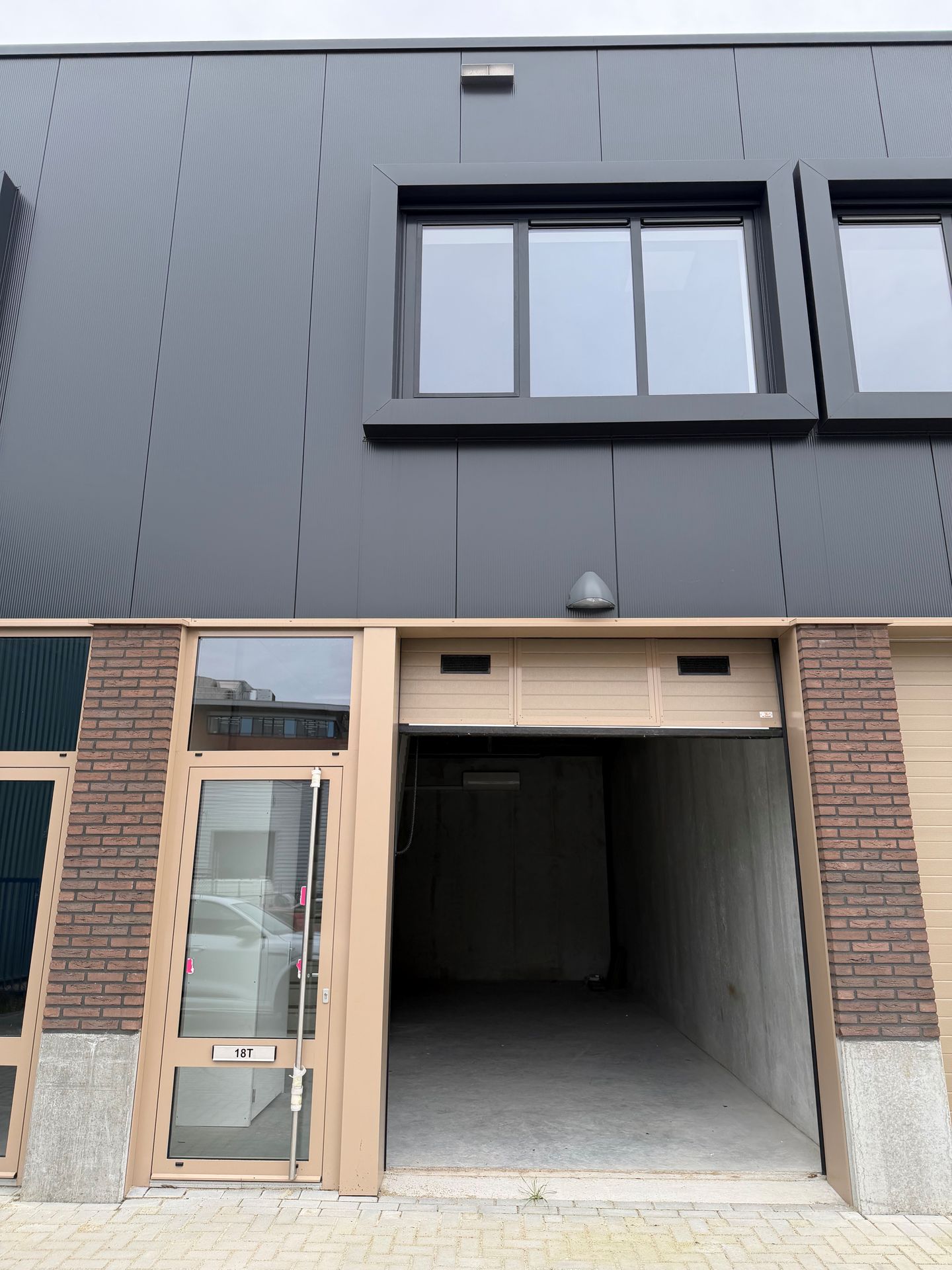 Bekijk foto 4 van Spaceshuttle 18-T