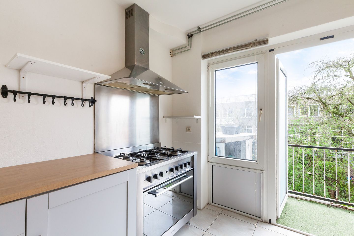 Foto 10 van Delftseveerweg 27-B