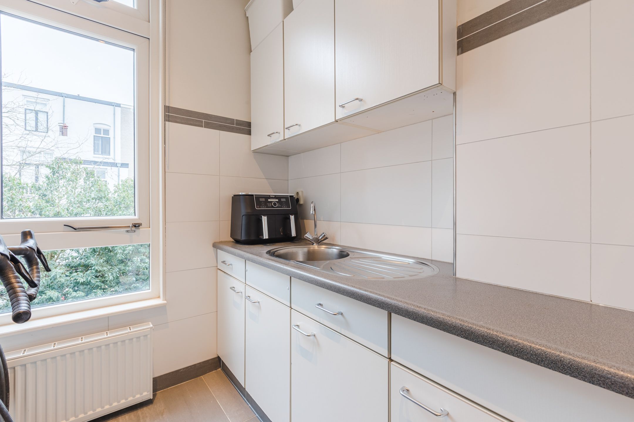 Photo 21 of Hugo de Grootstraat 18