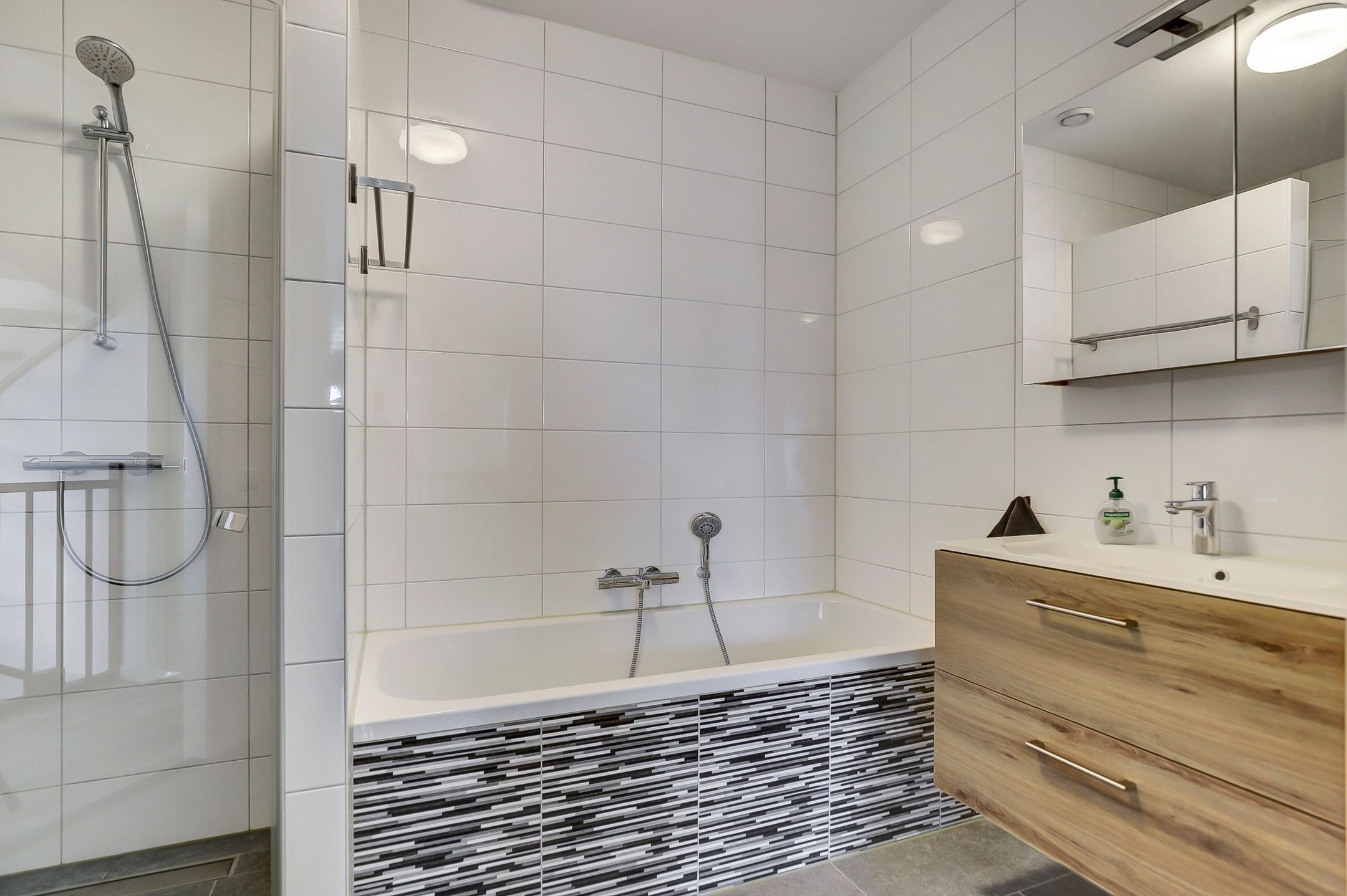 Photo 18 of Tiny Verlinden - Bremmersstraat 43