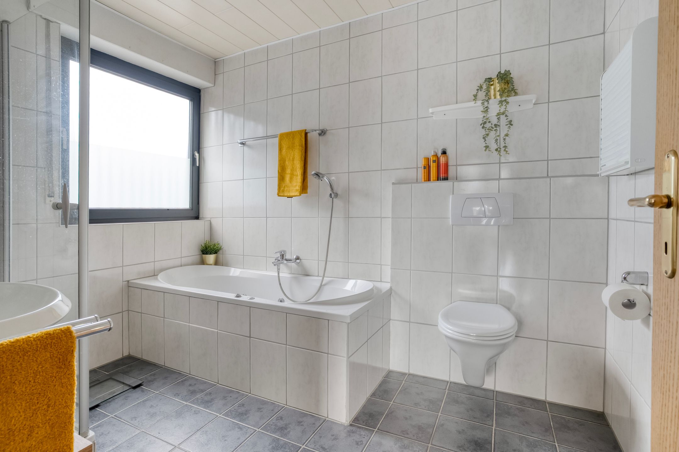 Energy-efficient semi-bungalow in quiet residential area near Dutch border — 15