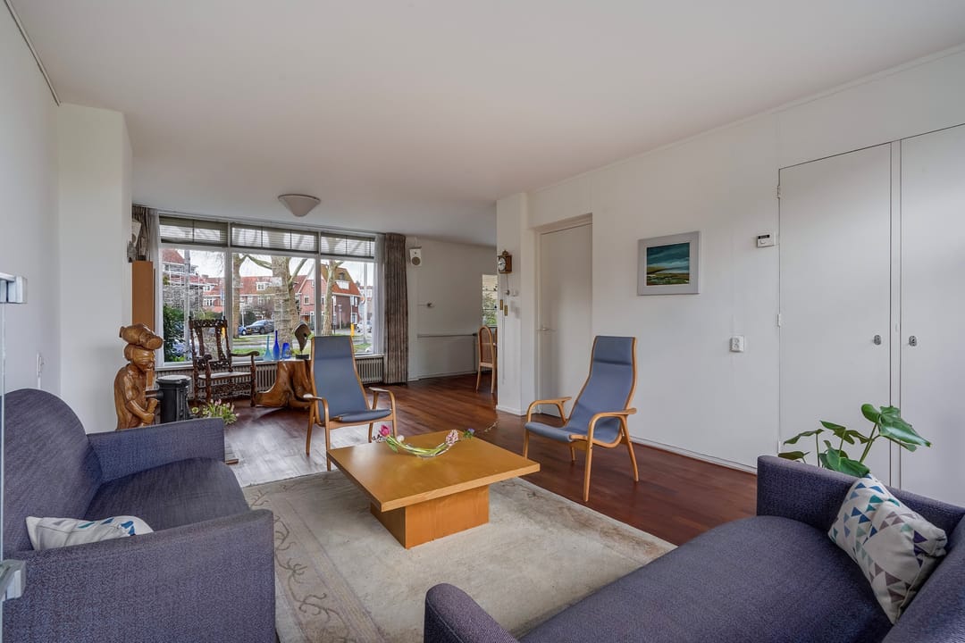 Spacious corner house with four bedrooms in Delft — 13