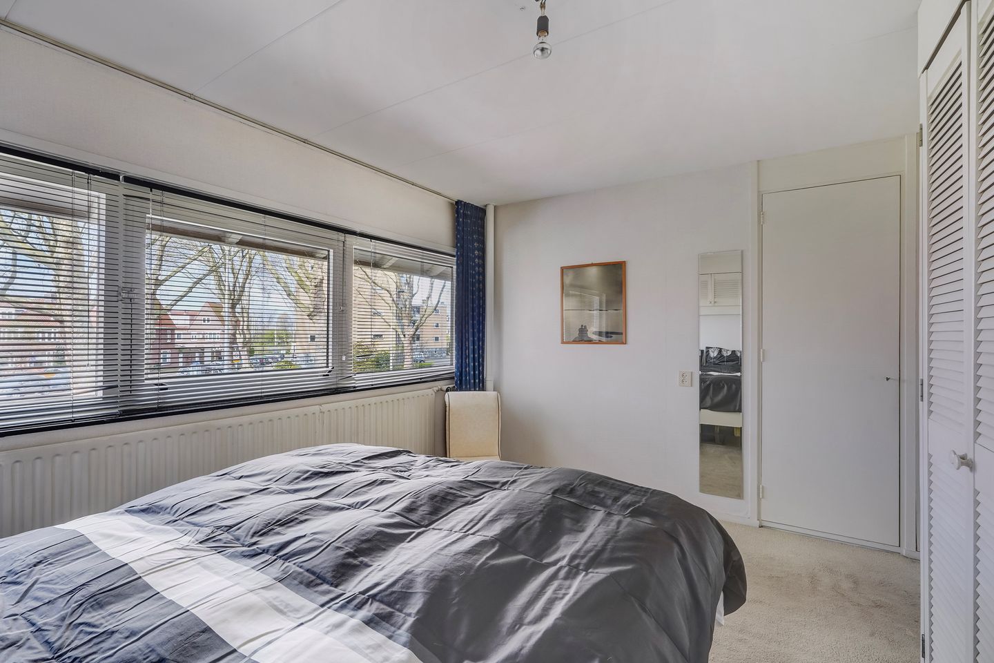 Spacious corner house with four bedrooms in Delft — 40