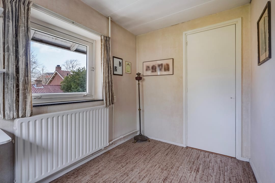 Spacious corner house with four bedrooms in Delft — 32