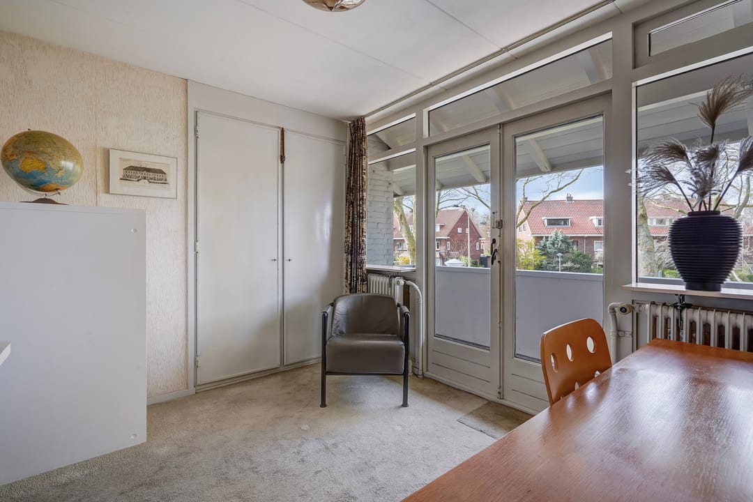 Spacious corner house with four bedrooms in Delft — 43