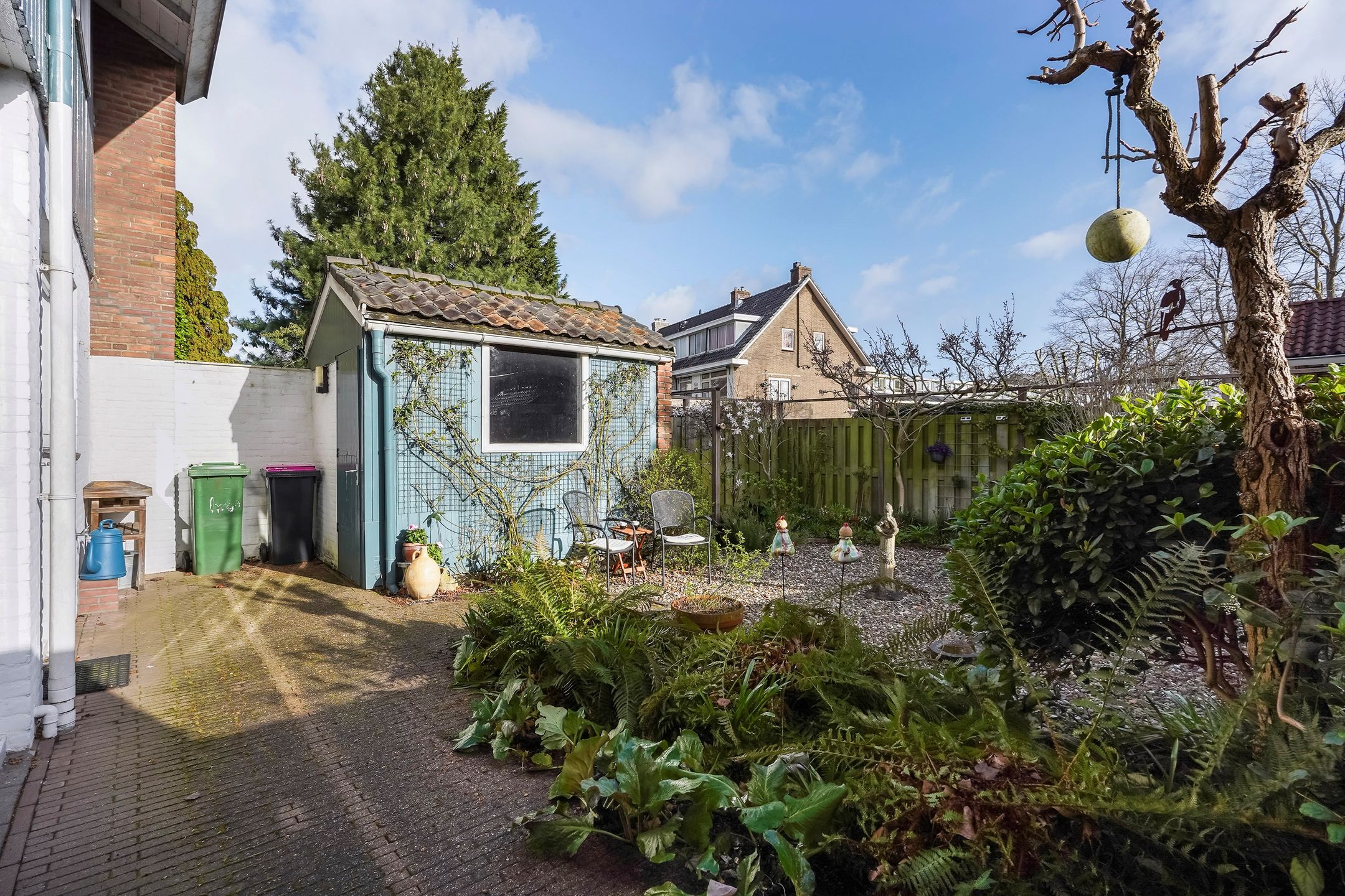 Spacious corner house with four bedrooms in Delft — 21