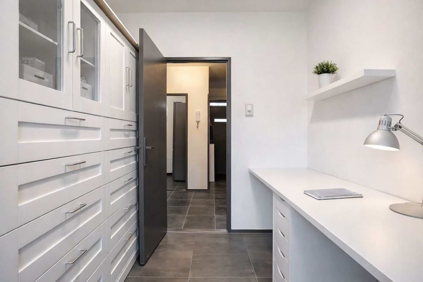 Photo 19 of Cederstraat 81