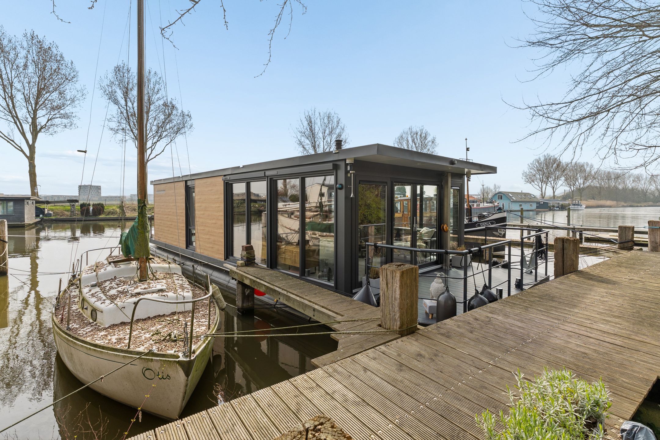 Luxury Sustainable Water Living in a 2024 HT-Lofts Houseboat — 33
