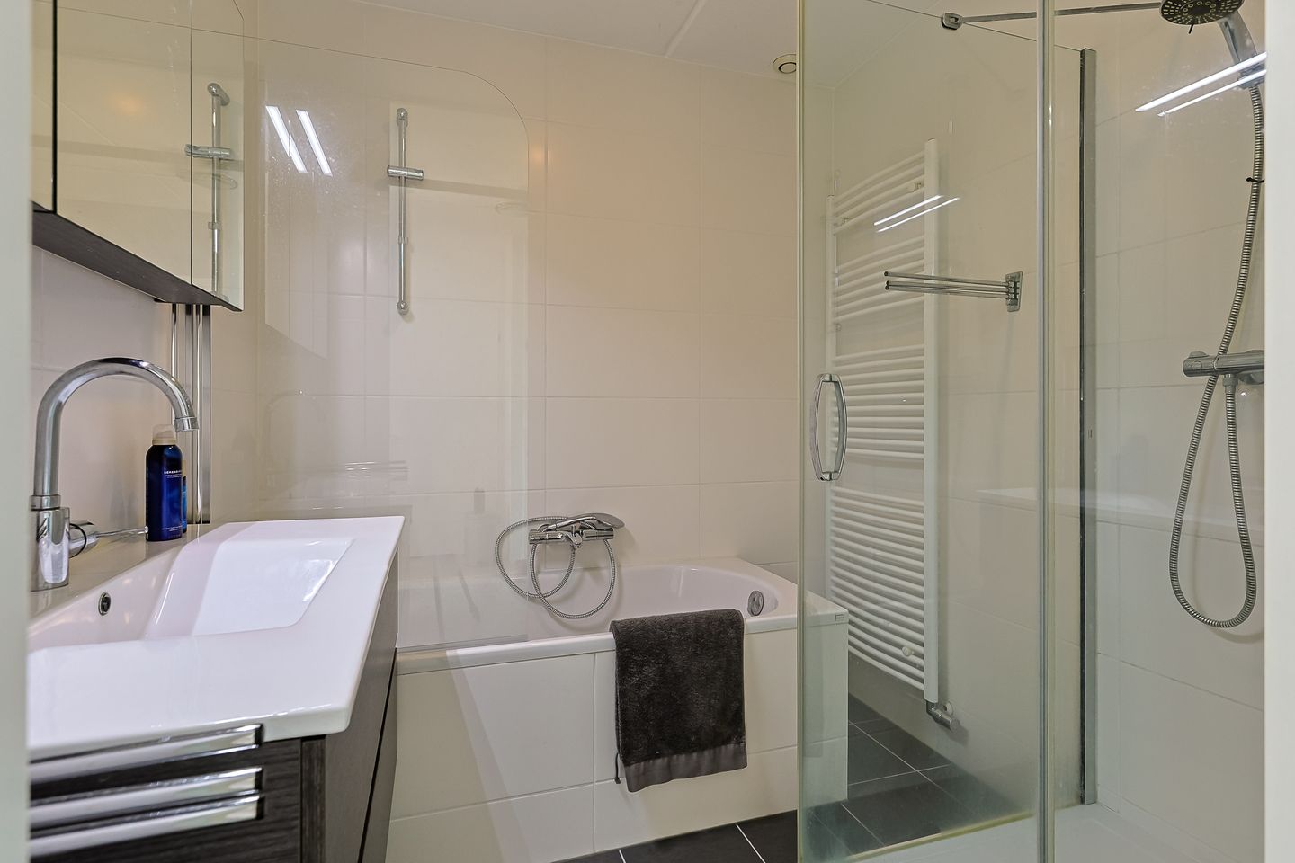 Photo 34 of Nepalstraat 43