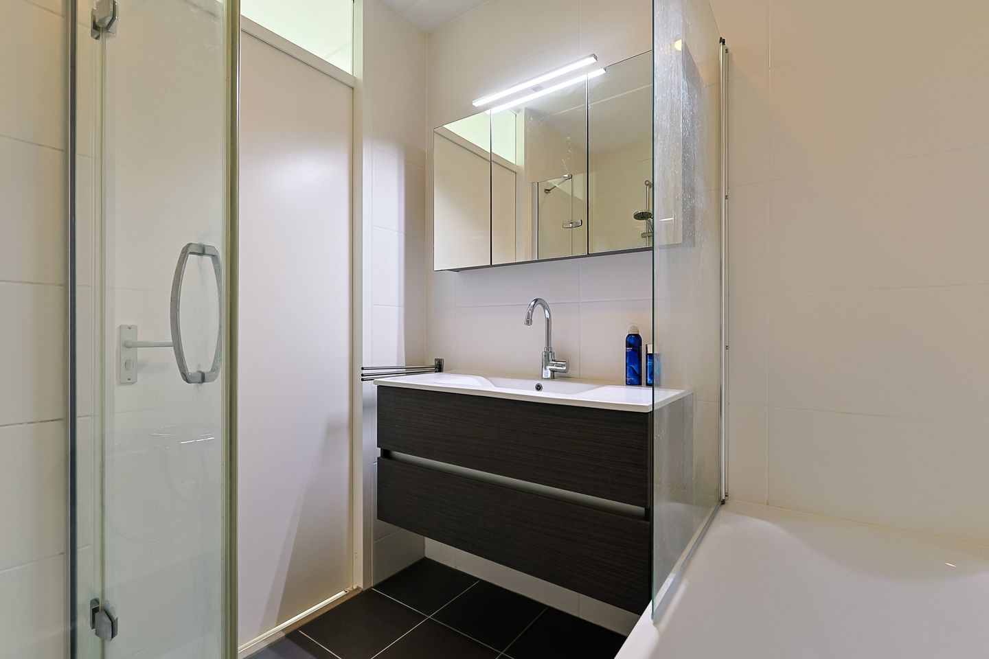 Photo 35 of Nepalstraat 43