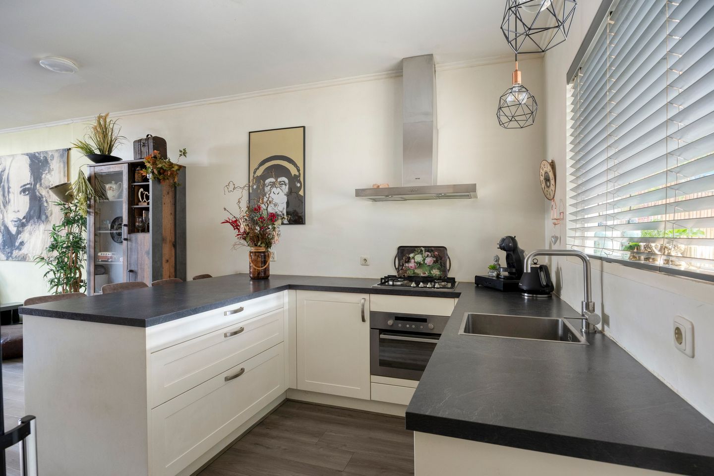 Photo 10 of Van Ittersumstraat 89