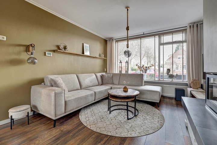 Foto 2 van Burgemeester van der Lelystraat 54