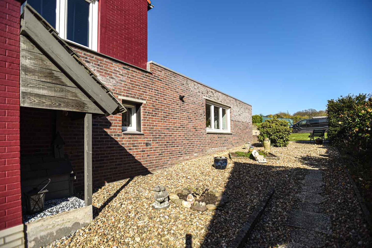 Spacious detached home with two independent apartments in rural South Limburg — 64