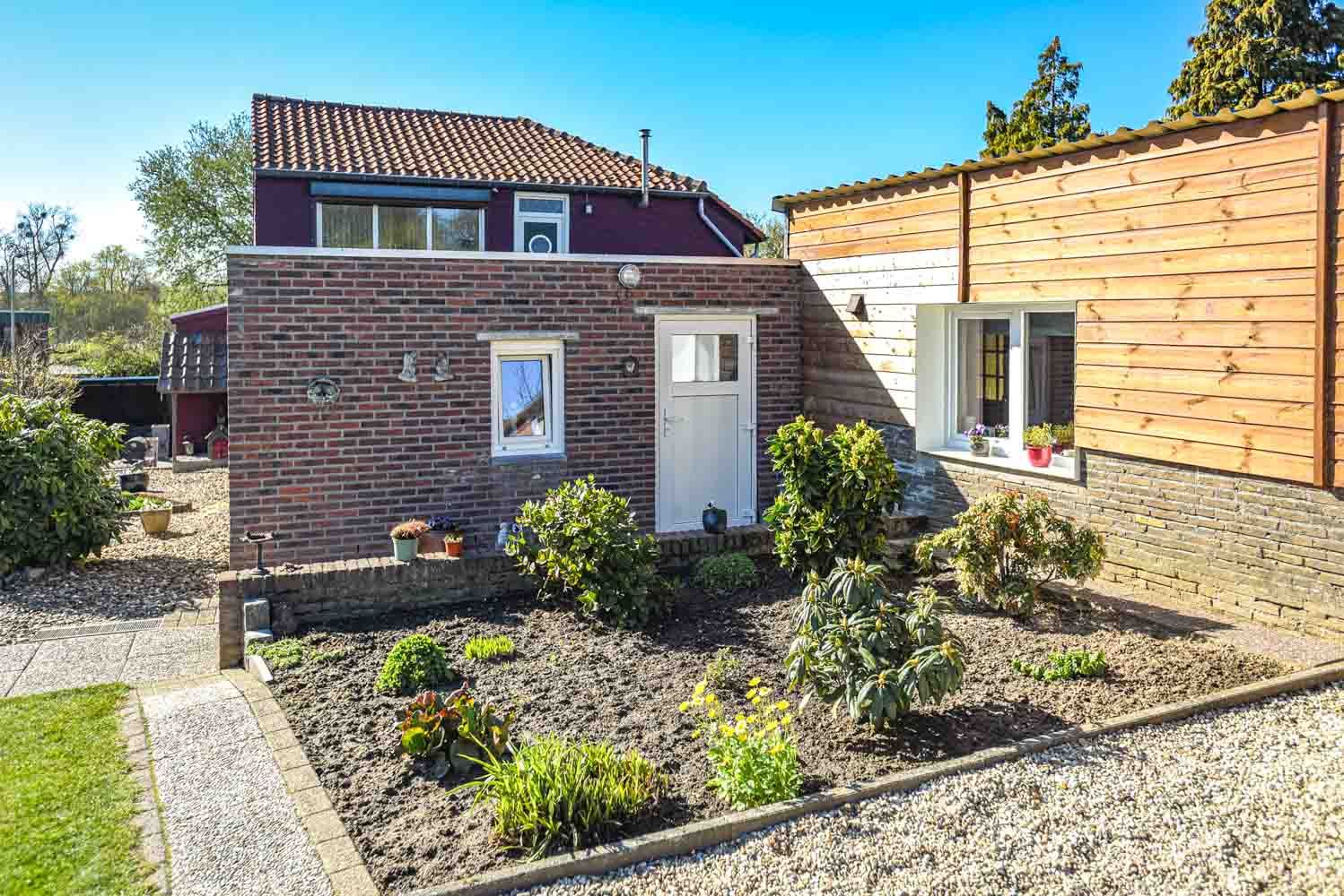 Spacious detached home with two independent apartments in rural South Limburg — 48