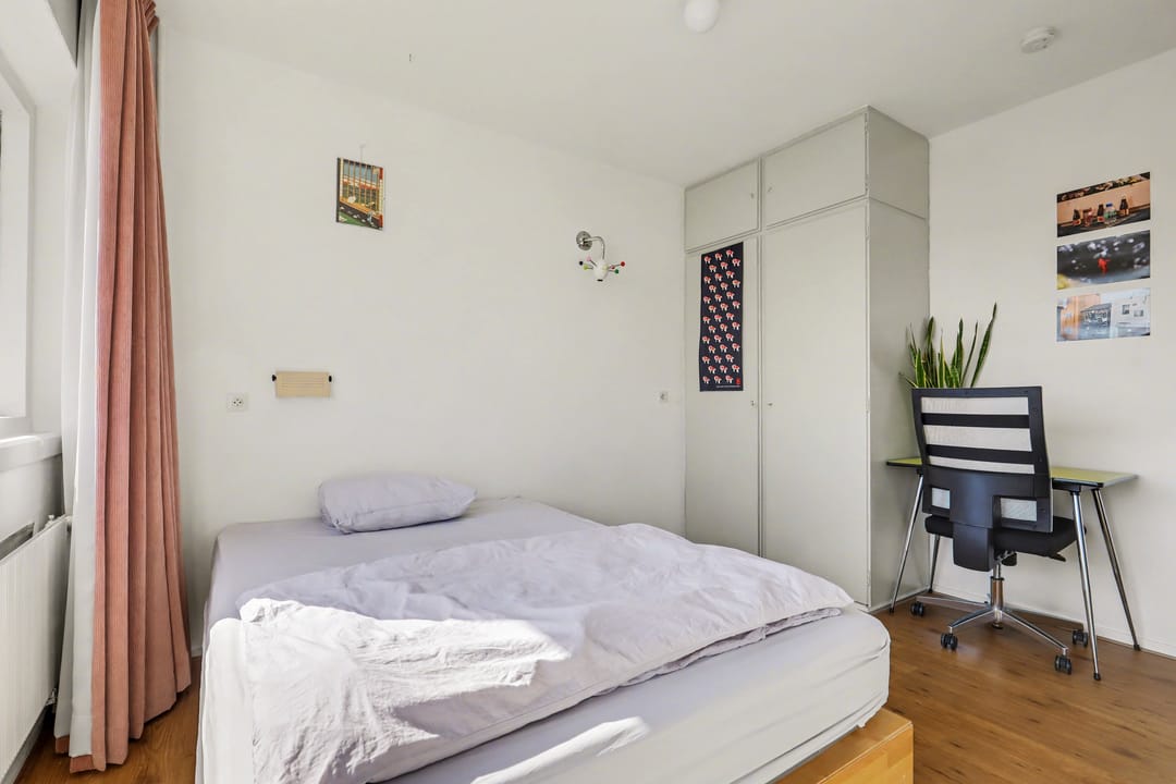 Top Floor Apartment with City Views in Historic Dordrecht Center — 22