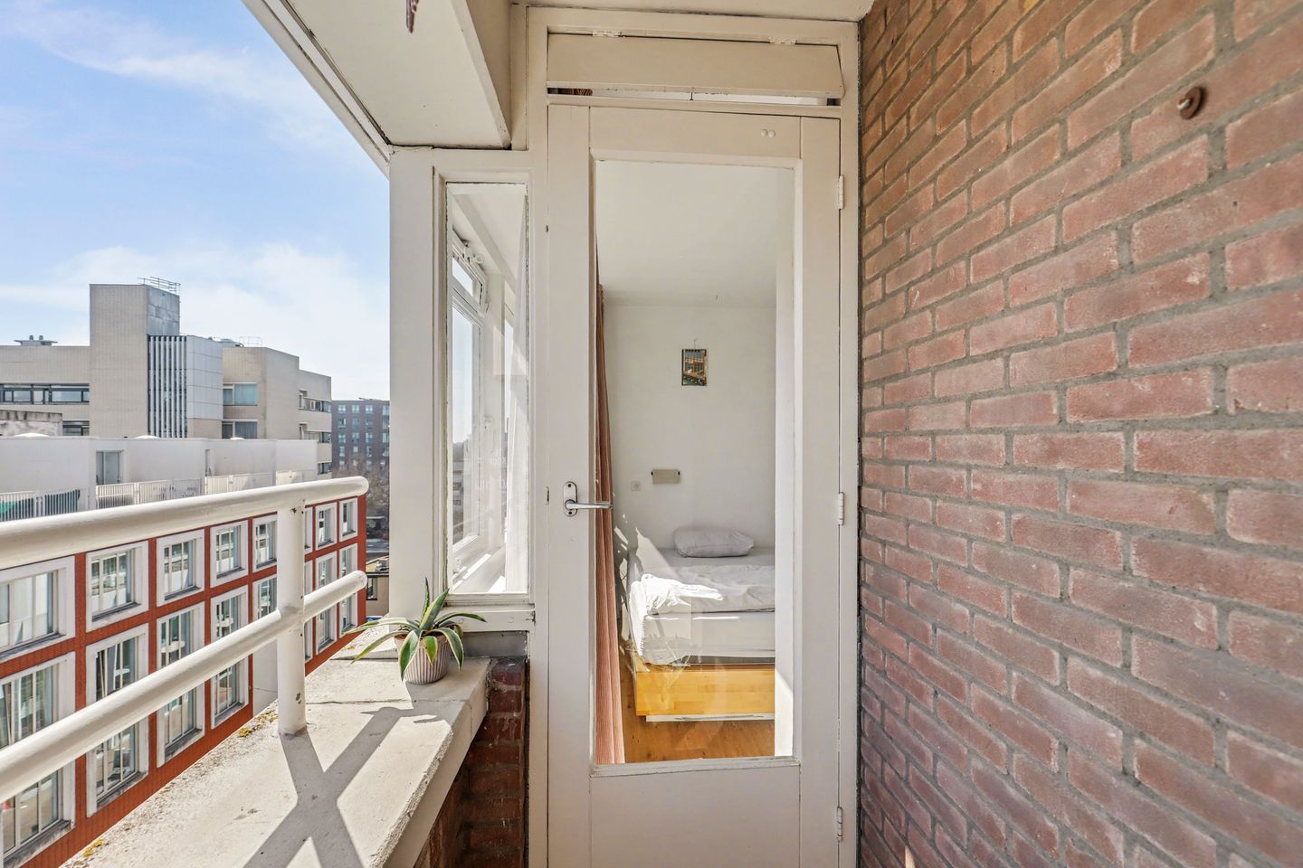 Top Floor Apartment with City Views in Historic Dordrecht Center — 25