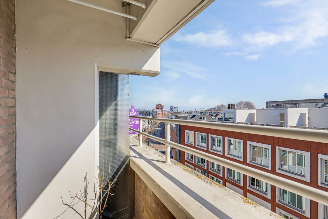 Top Floor Apartment with City Views in Historic Dordrecht Center — 26