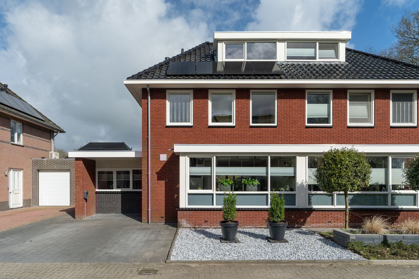 Foto 5 van Einekroas 19