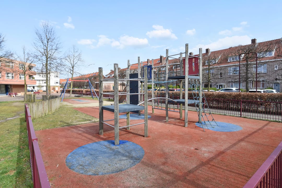 Spacious ground floor apartment with southwest-facing garden in Voorburg — 31