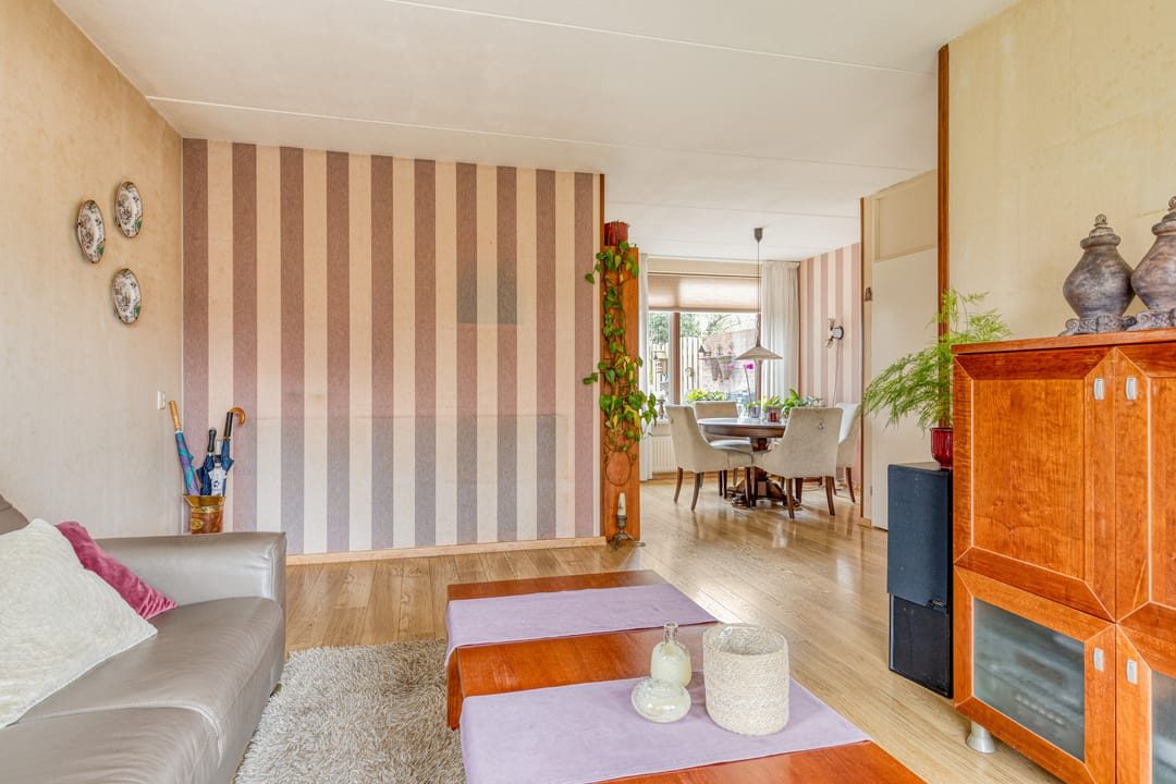 Corner House with 4 Bedrooms and Green Views in Quiet Winterswijk Neighborhood — 13