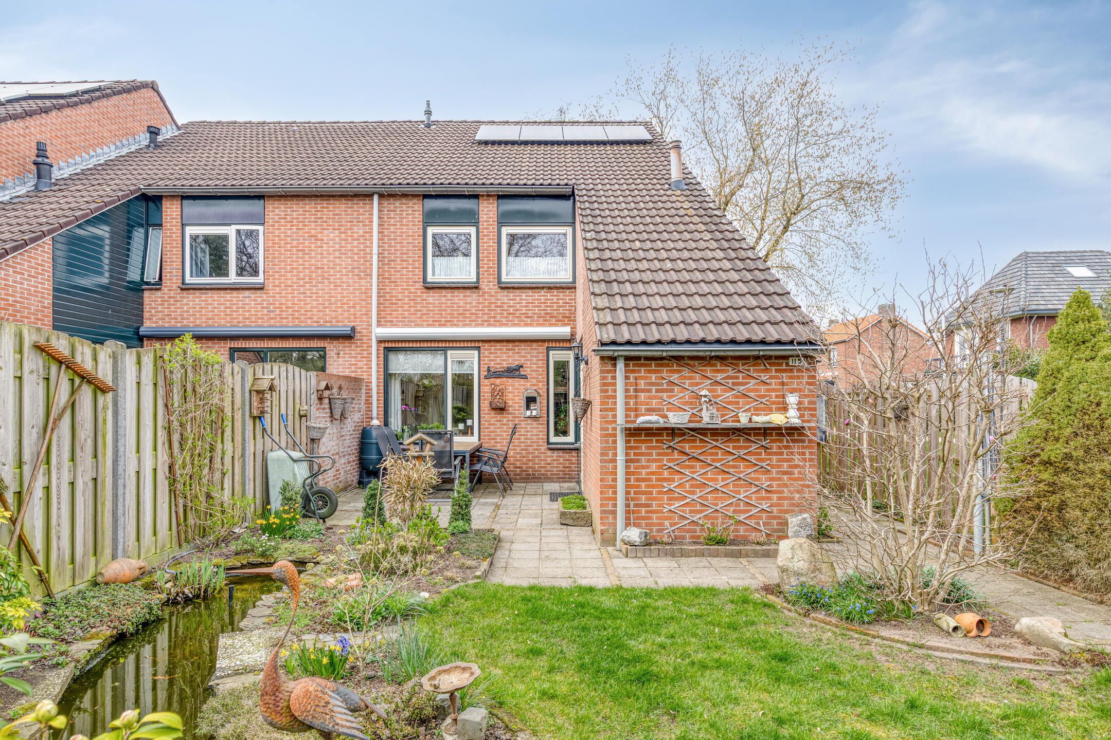 Corner House with 4 Bedrooms and Green Views in Quiet Winterswijk Neighborhood — 33