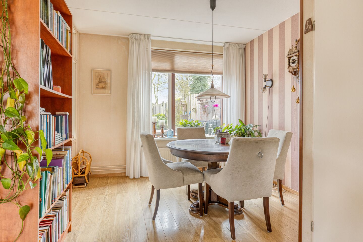 Corner House with 4 Bedrooms and Green Views in Quiet Winterswijk Neighborhood — 14