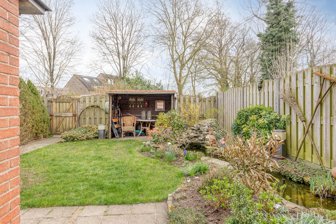 Corner House with 4 Bedrooms and Green Views in Quiet Winterswijk Neighborhood — 31