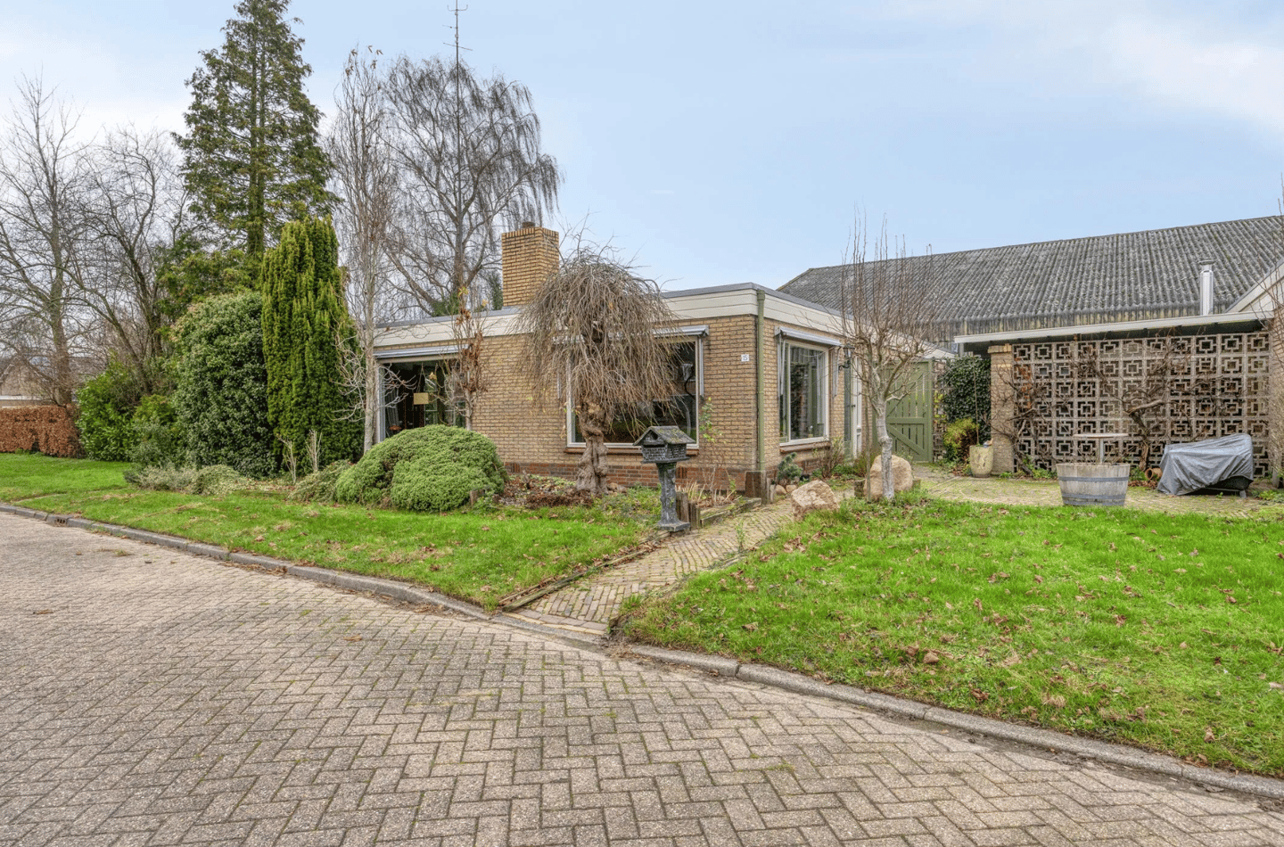 Bekijk foto 1 van Pastoor Weijsstraat 15