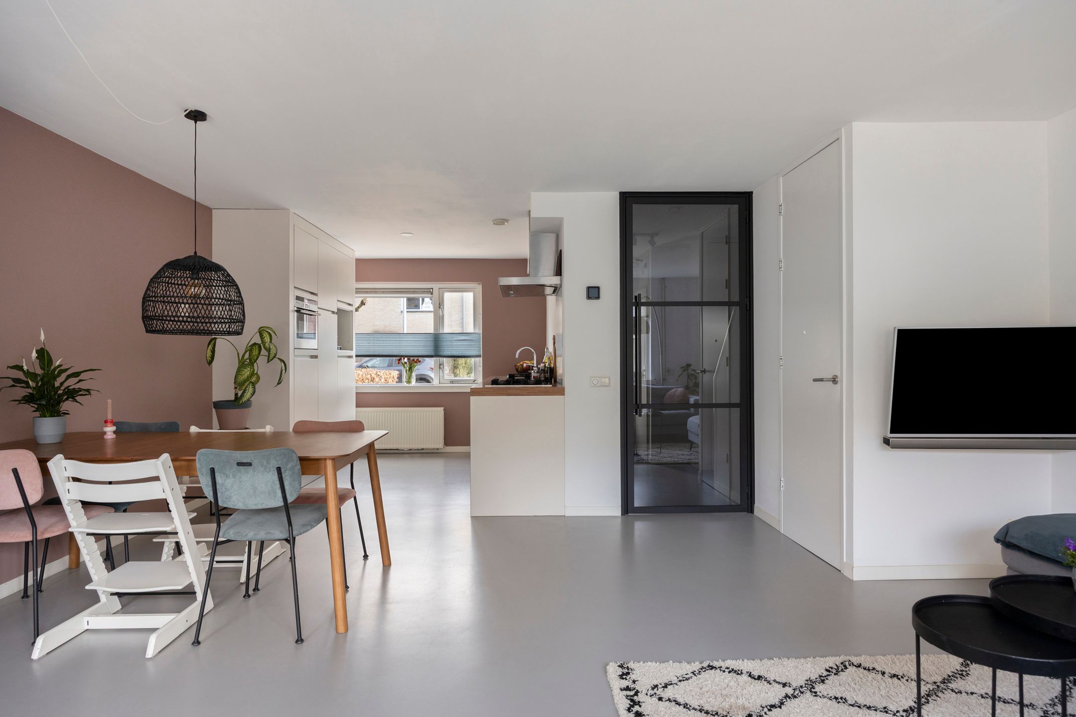 Modernized End Terrace Family Home with Roof Terrace in Rosmalen — 12