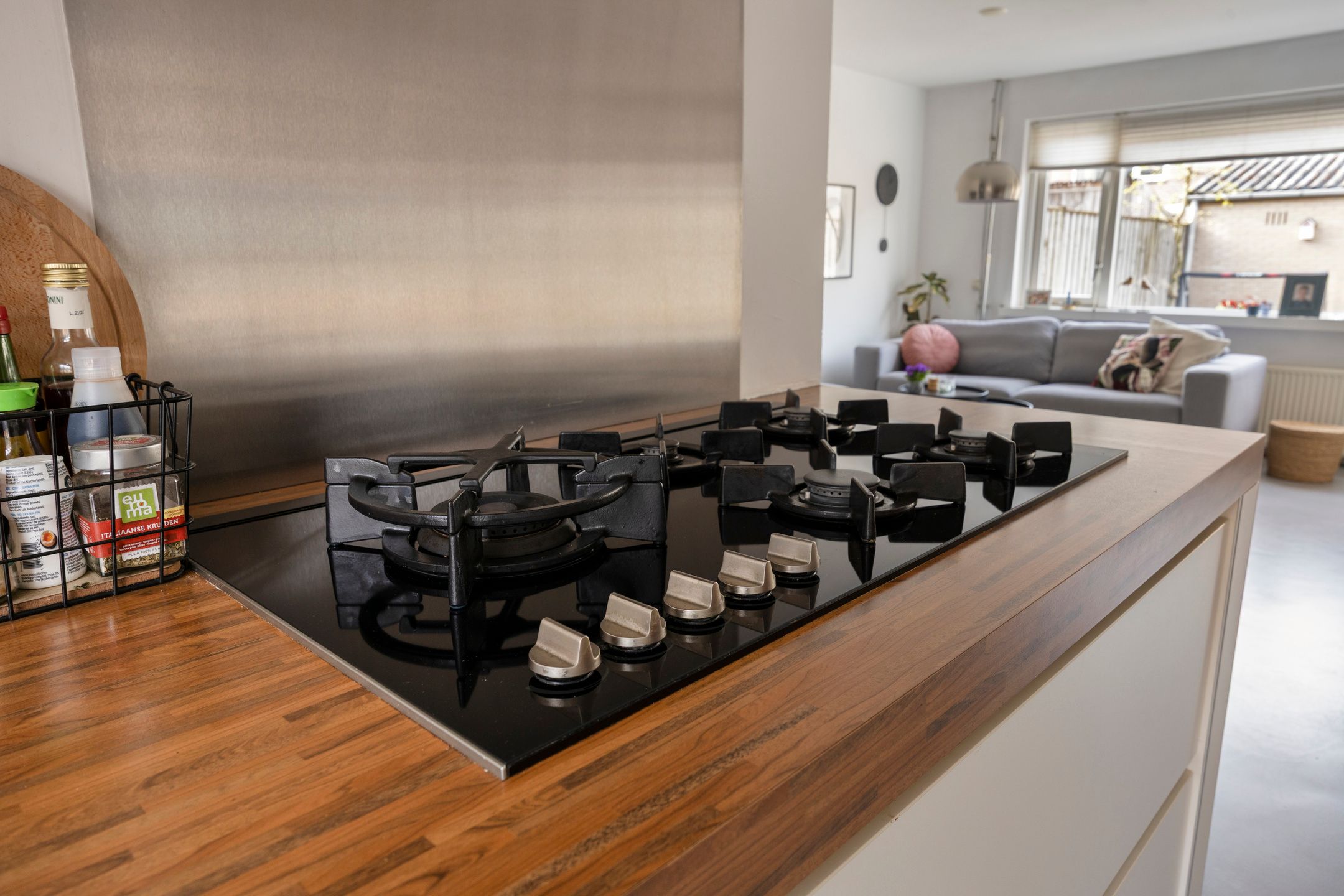 Modernized End Terrace Family Home with Roof Terrace in Rosmalen — 15