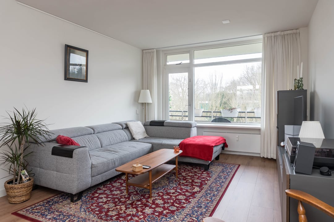 Spacious 3-Room Apartment with Balcony and Green Views in Tilburg — 13