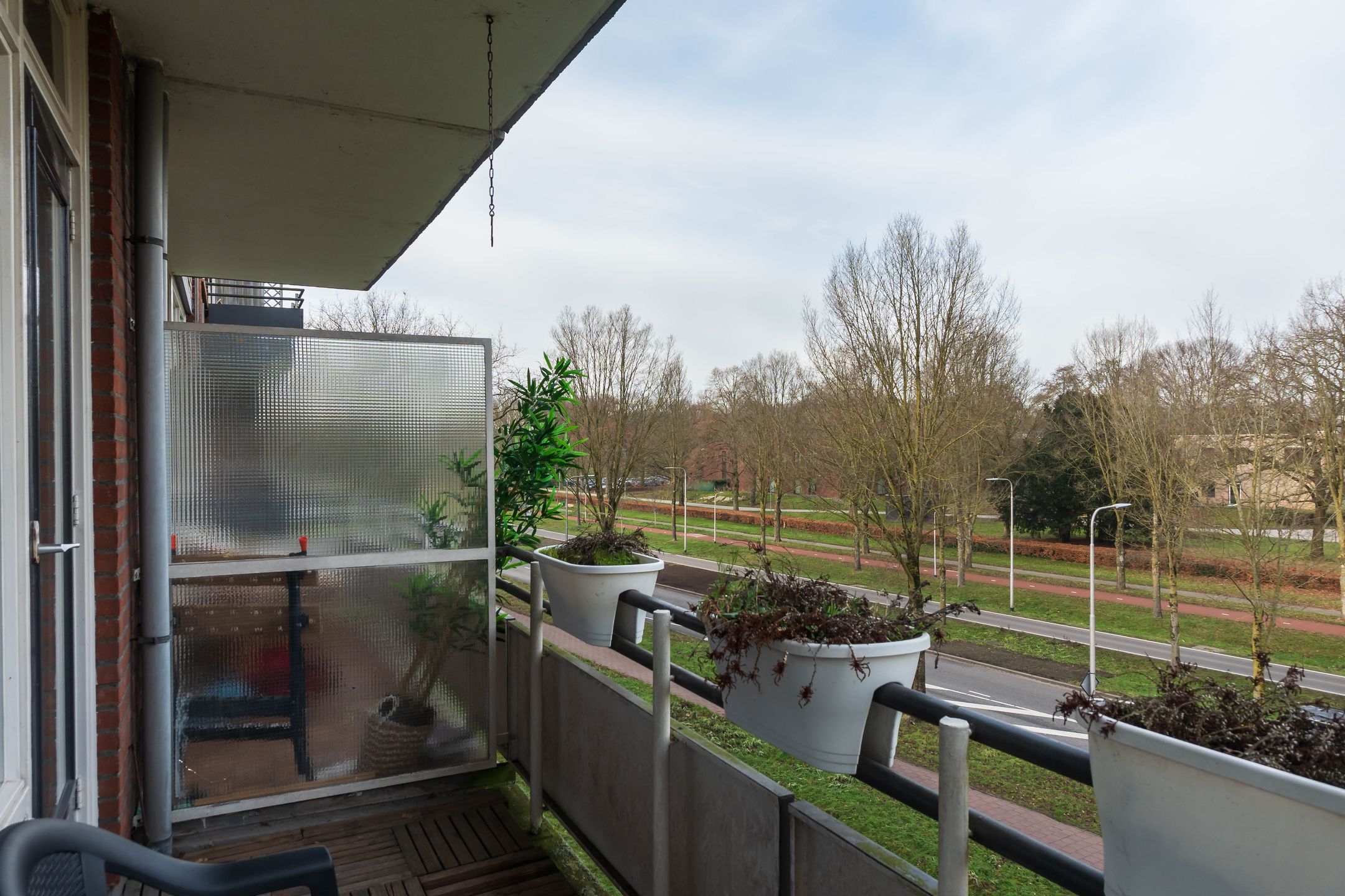 Spacious 3-Room Apartment with Balcony and Green Views in Tilburg — 15